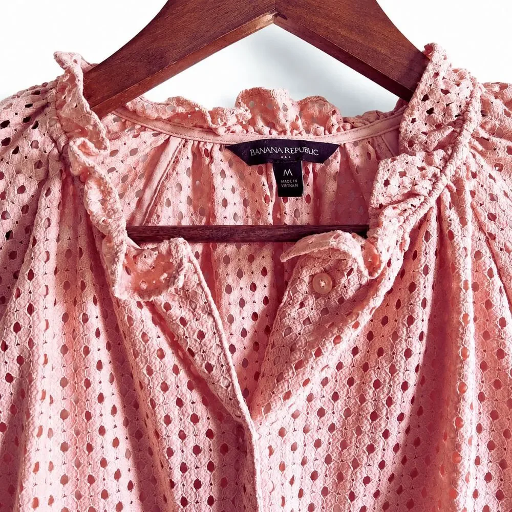 Banana Republic Eyelet Lace Blouse Medium Coral Pink Boho Ruffle Puff Sleeve